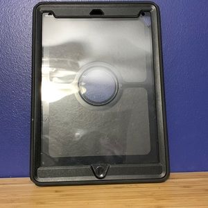 Perfect condition never used iPad otter box case bought it and never used it